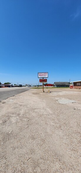 More Photos Of 701 N Martin Luther King Jr Hwy, Mexia Restaurant For Sale