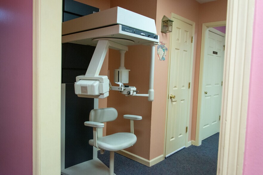More Photos Of 1304 14th Ave SE, Decatur Medical For Sale