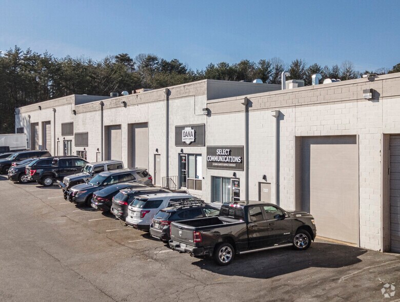 More Photos Of 7401-7403 Lockport Pl, Lorton Unknown For Lease