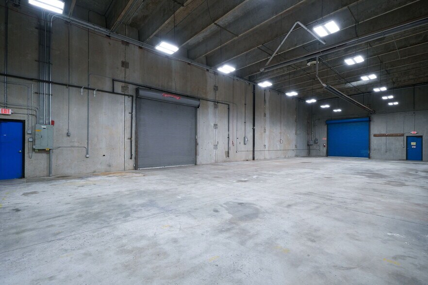 More Photos Of 1555-1557 SE Crystal Lake Dr, Corvallis Warehouse For Lease