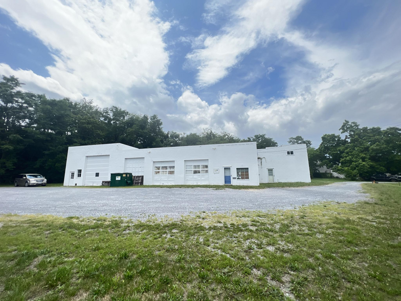 Primary Photo Of 1134 E Main St, Luray Service For Sale