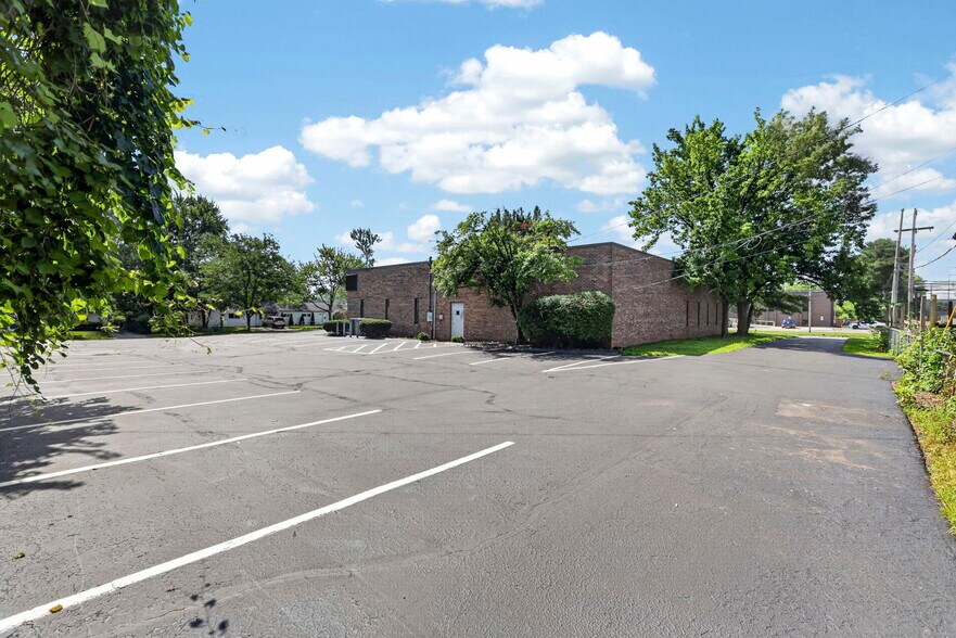More Photos Of 3900 E Livingston Ave, Columbus Medical For Sale