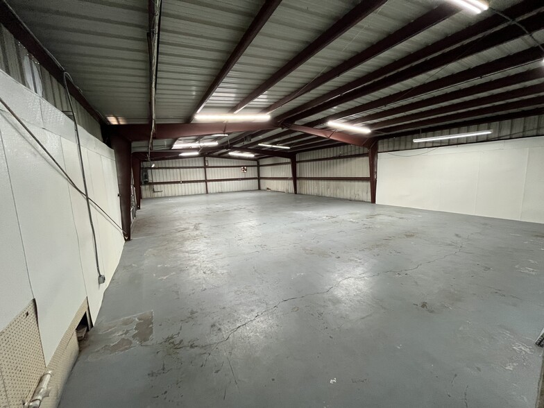 More Photos Of 9901-9927 Harwin Dr, Houston Warehouse For Lease