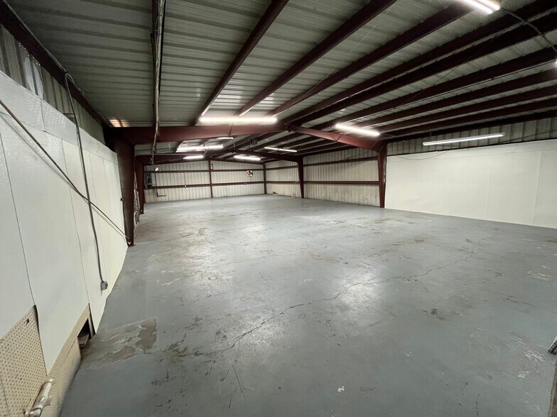 More Photos Of 9901-9927 Harwin Dr, Houston Warehouse For Lease