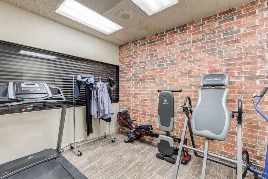 More Photos Of 1312 Texas Ave, Lubbock Office For Sale