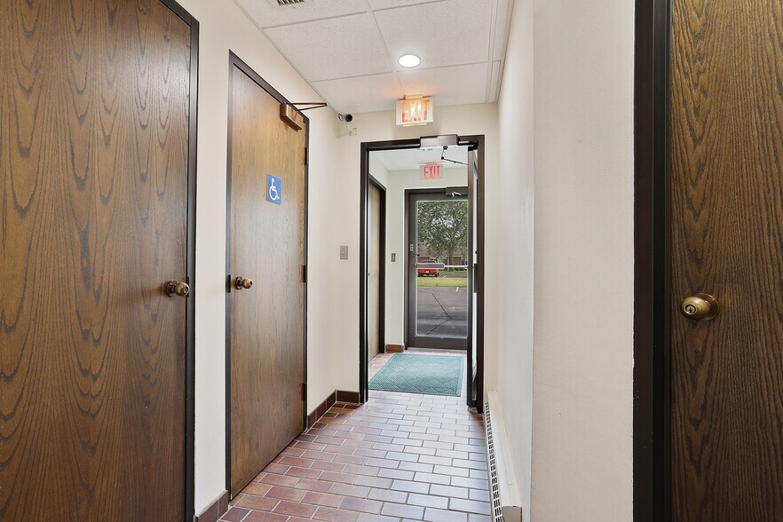 More Photos Of 427 Manitowoc St, Reedsville Office For Sale