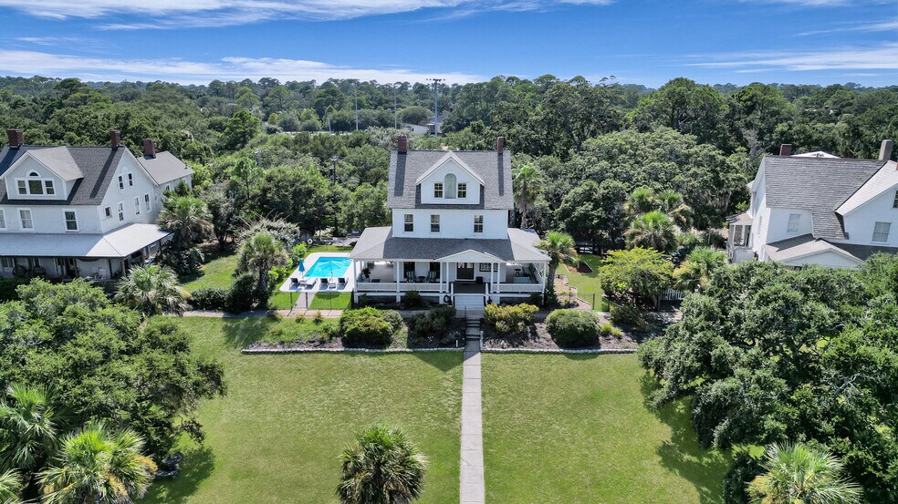 More Photos Of 21 Officers Row, Tybee Island Hospitality For Sale