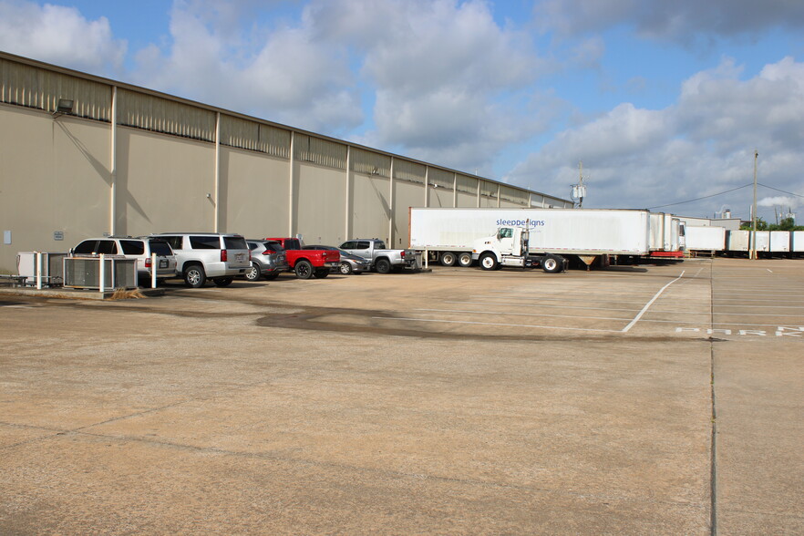 More Photos Of 5808 Berry Brook Dr, Houston Warehouse For Sale