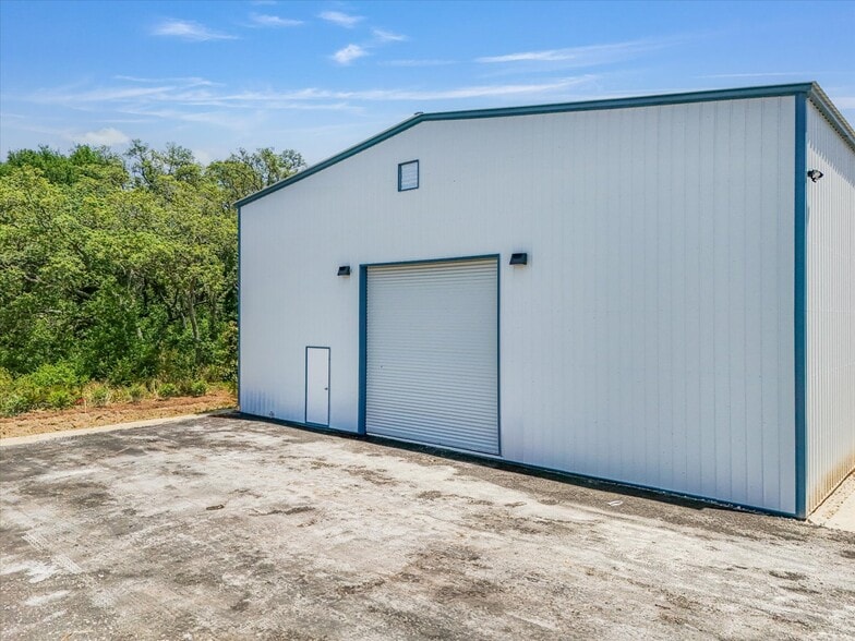 More Photos Of 8037 Treiman Blvd, Webster Warehouse For Sale