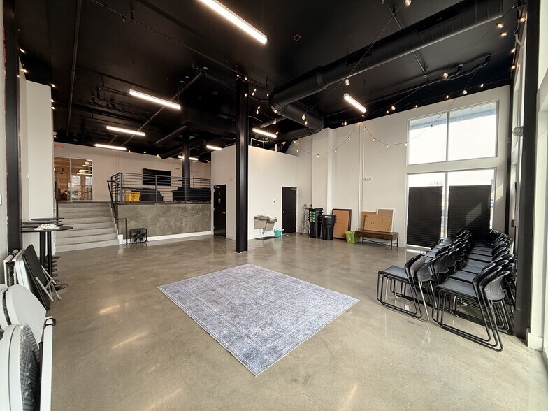 More Photos Of 2125 8th Ave S, Nashville Storefront Retail Office For Lease