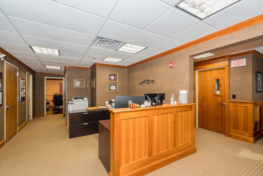More Photos Of 120 West Ave, Saratoga Springs Office For Sale