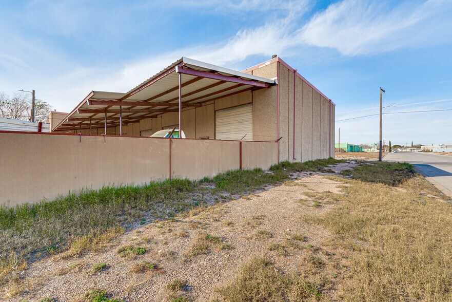 More Photos Of 308 E Louisiana Ave, Midland Light Manufacturing For Sale