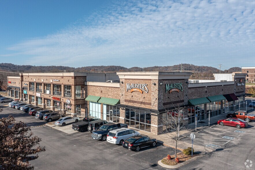 More Photos Of 3015 Belshire Village Dr, Spring Hill Storefront Retail Office For Lease