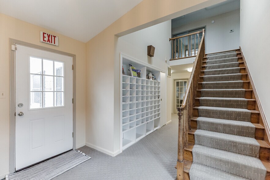 More Photos Of 10425 Southern Maryland Blvd, Dunkirk Medical For Lease