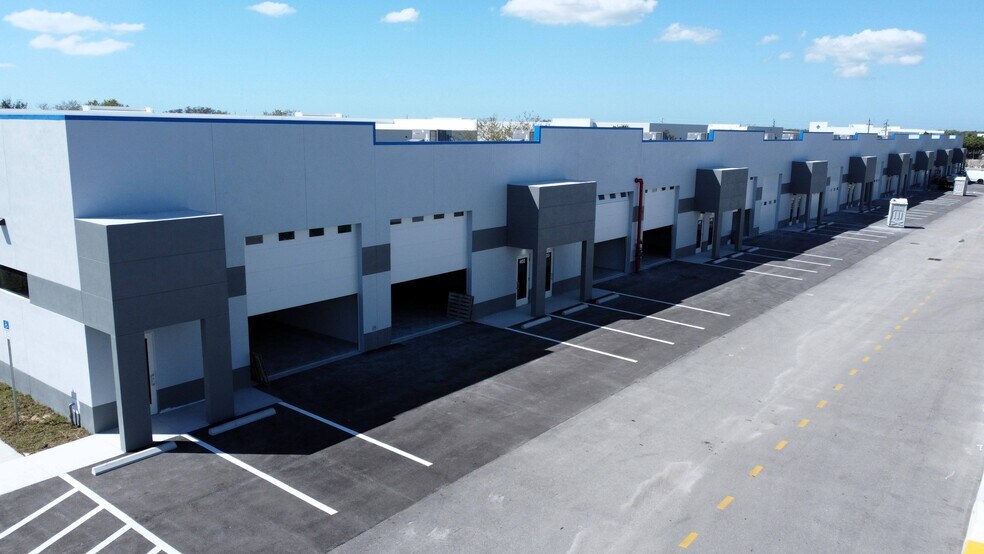 Primary Photo Of 16101 Lee Rd, Fort Myers Unknown For Lease