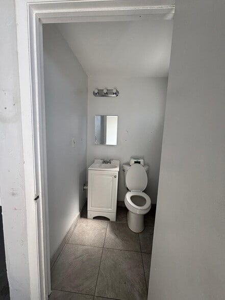More Photos Of 7251-7309 NW 12th St, Miami Warehouse For Lease