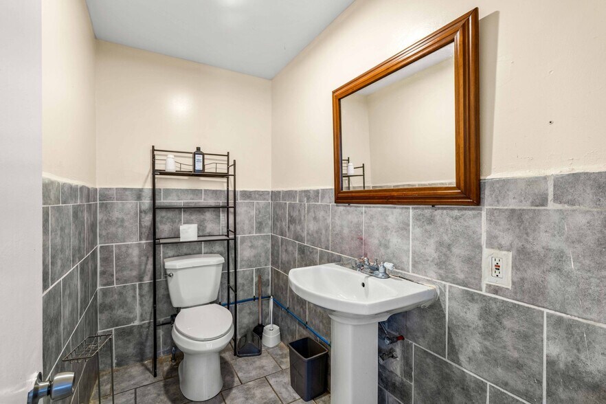 More Photos Of 57 River St, Haverhill Storefront For Sale