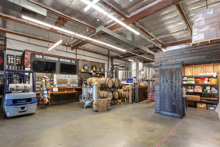 More Photos Of 425 Park Ave, San Fernando Warehouse For Sale