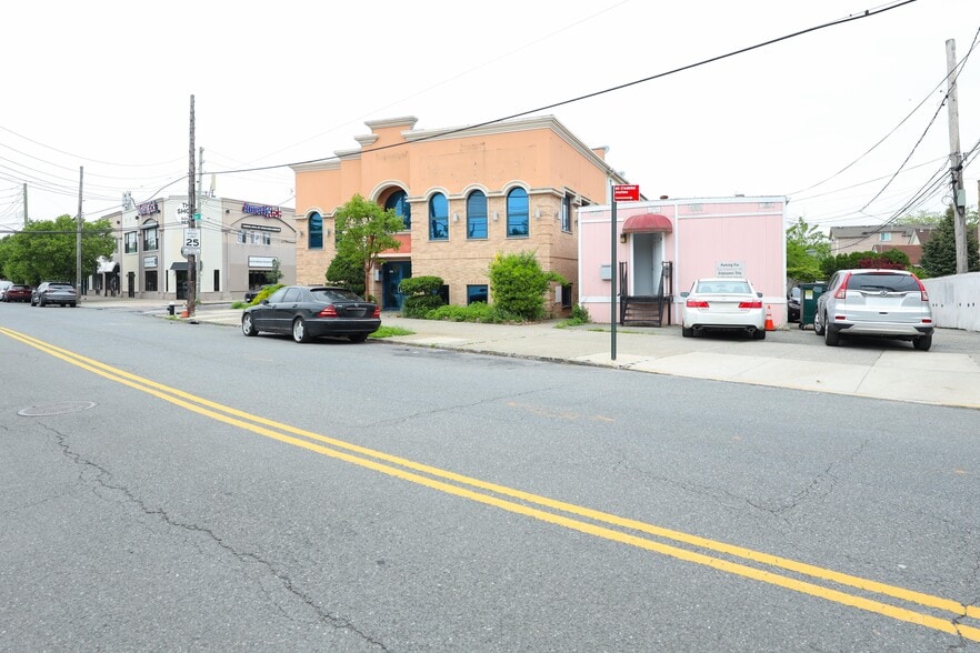 More Photos Of 343 Sand Ln, Staten Island Daycare Center For Sale