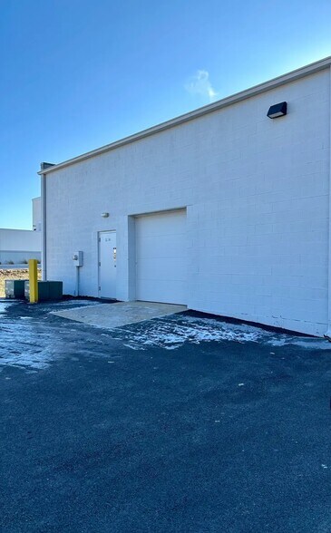More Photos Of 1130 E Dundee Rd, Palatine Freestanding For Lease