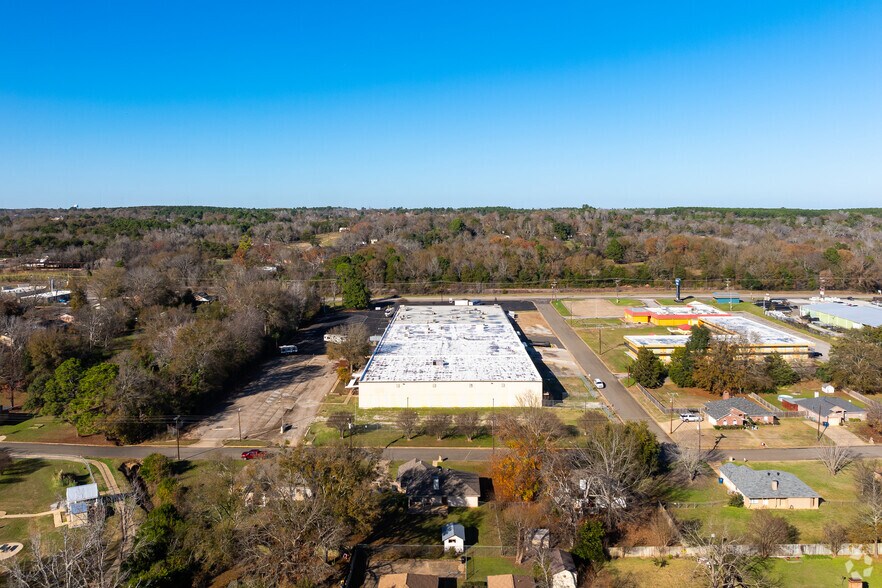 More Photos Of 1300 E Rusk St, Jacksonville Warehouse For Lease