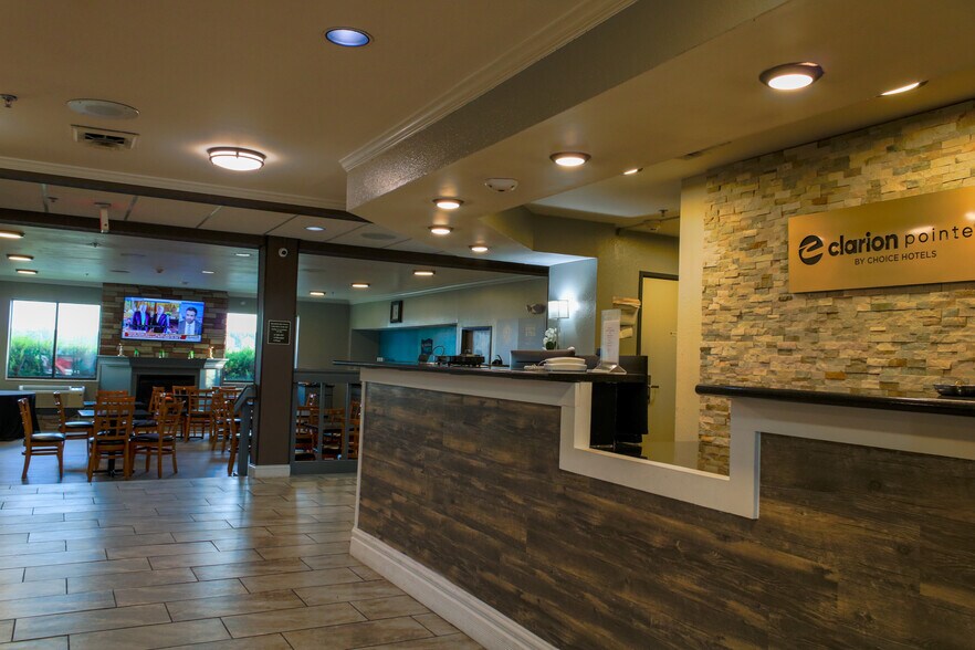 More Photos Of 19600 Elpers Rd, Evansville Hotel For Sale