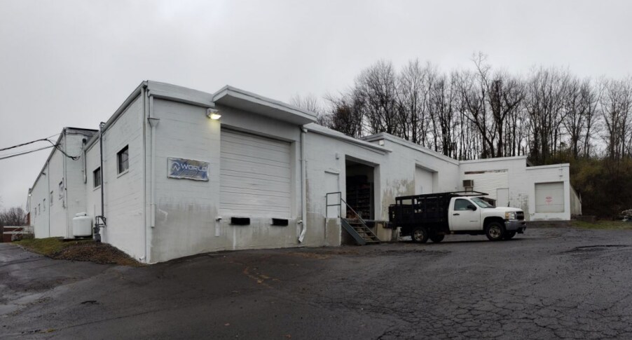 More Photos Of 4 Alcap Rdg, Cromwell Manufacturing For Lease