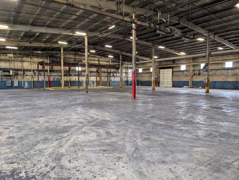 More Photos Of 551 Jay St, Coldwater Warehouse For Lease