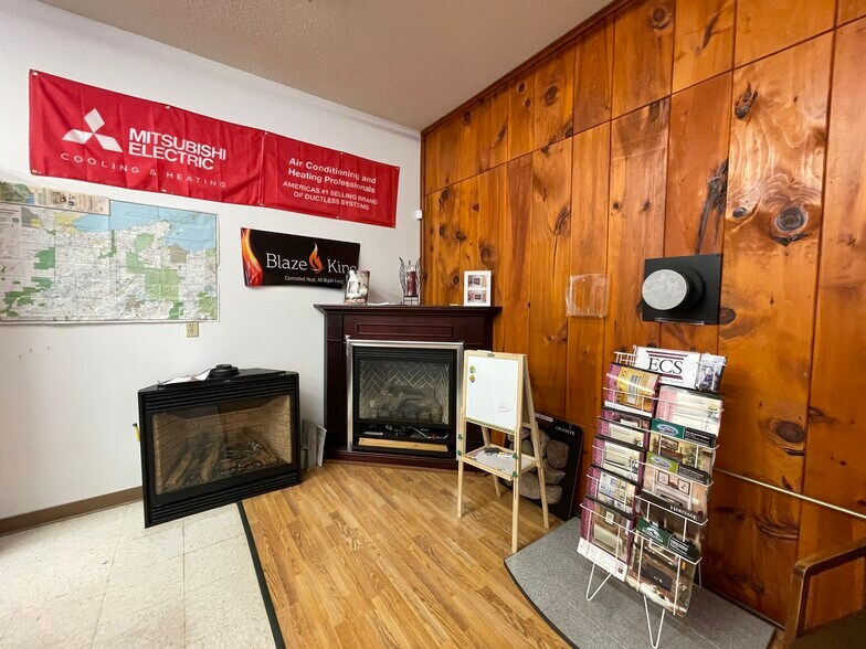 More Photos Of 16288 W Stress Rd, Hayward Showroom For Sale