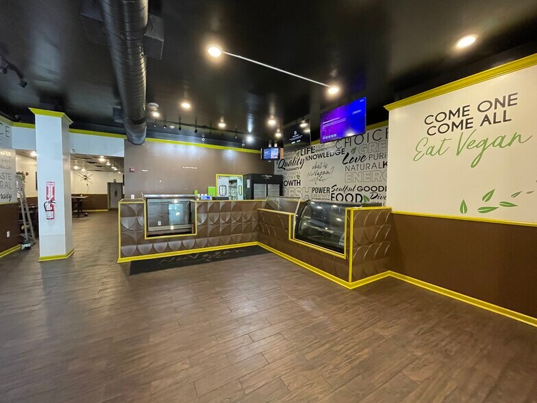 More Photos Of 3105 Saint Paul St, Baltimore Storefront Retail Residential For Lease