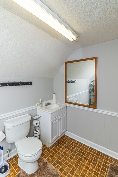 More Photos Of 1505 E Ash St, Goldsboro Office For Sale