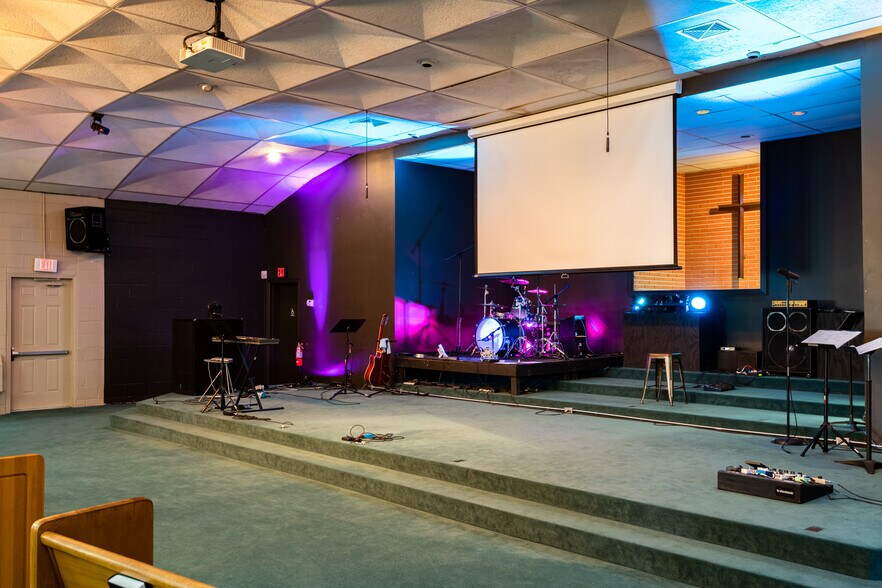 More Photos Of 4445 Wilmington Pike, Dayton Religious Facility For Sale