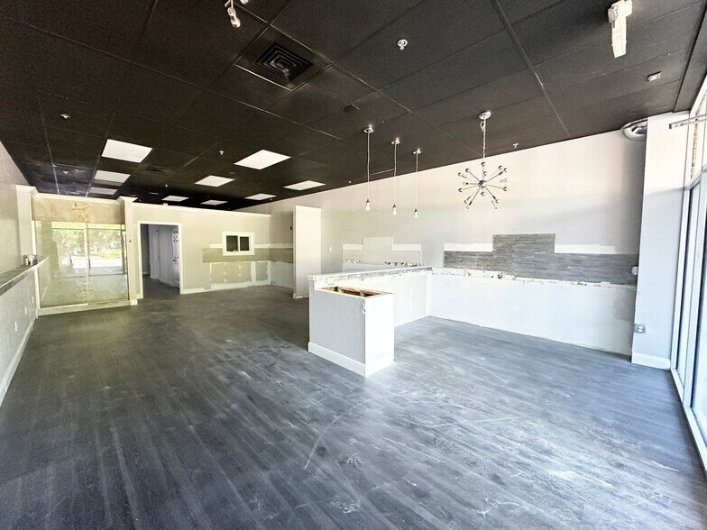 More Photos Of 5115-5171 43rd St, Gainesville Unknown For Lease