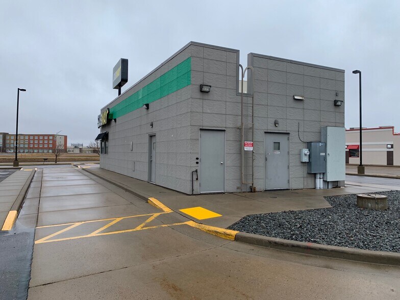 More Photos Of 2831 Hendrickson Dr, Eau Claire Fast Food For Sale