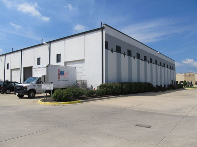 More Photos Of 720 N 17th St, St Charles Flex For Lease