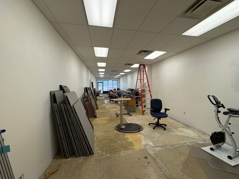 More Photos Of 1001-1100 S Beacon Blvd, Grand Haven Restaurant For Lease