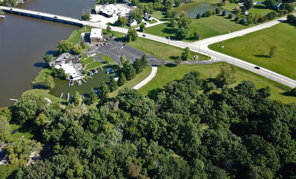 3309 N Chapel Hill Rd, Johnsburg, IL 60051 - Motel For Sale | Cityfeet.com