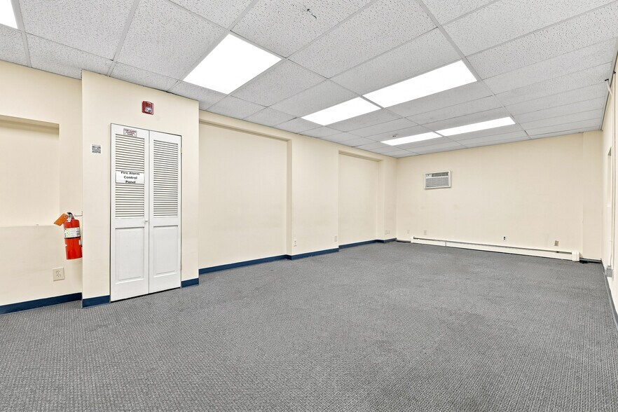 More Photos Of 92 S Central Ave, Hartsdale Storefront Retail Office For Lease
