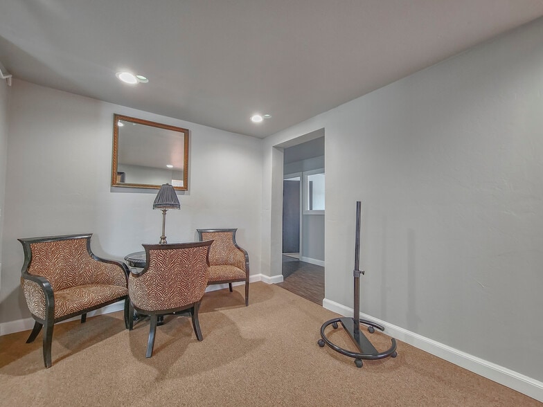 More Photos Of 6001 Nw Expressway, Oklahoma City Office For Sale