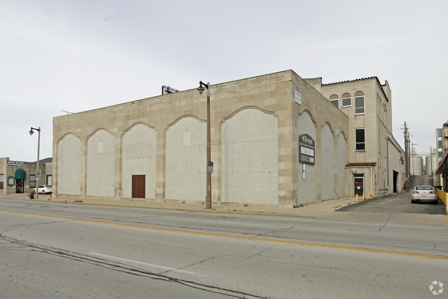 Primary Photo Of 3831 W Wells St, Milwaukee Manufacturing For Sale