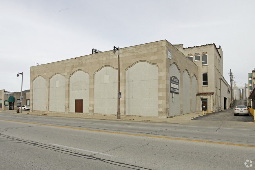 Primary Photo Of 3831 W Wells St, Milwaukee Manufacturing For Sale