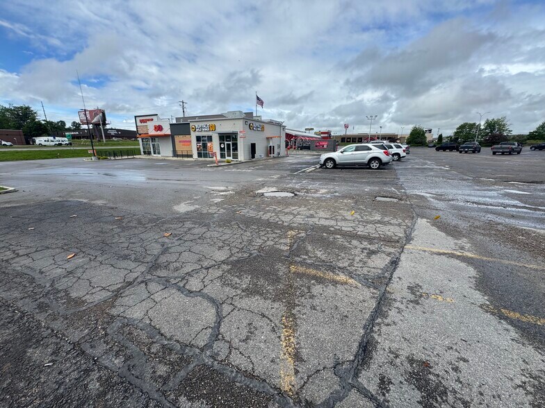 More Photos Of 7826-7844 W In-66, Newburgh Unknown For Lease