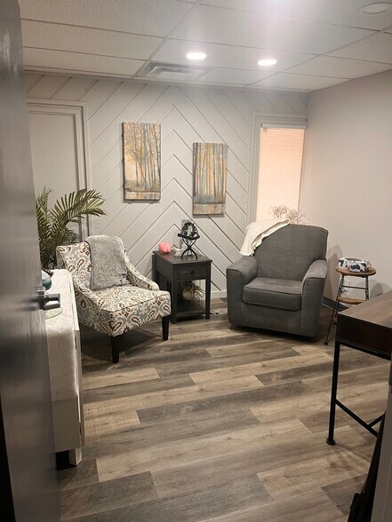 More Photos Of 2790 Sandy Plains Rd, Marietta Medical For Lease