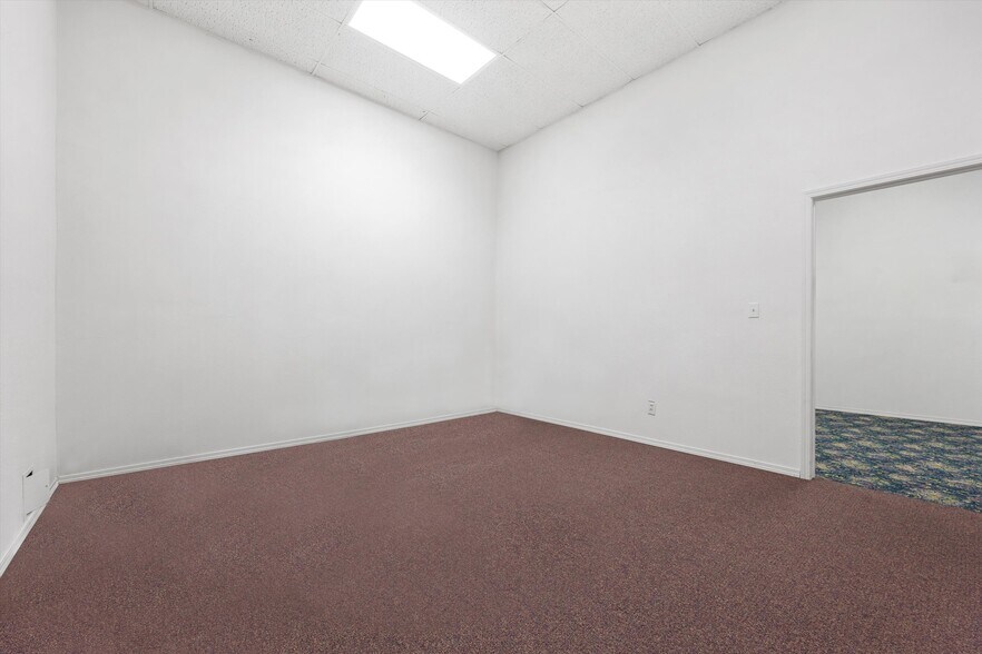 More Photos Of 6701 Niles St, Bakersfield Daycare Center For Sale