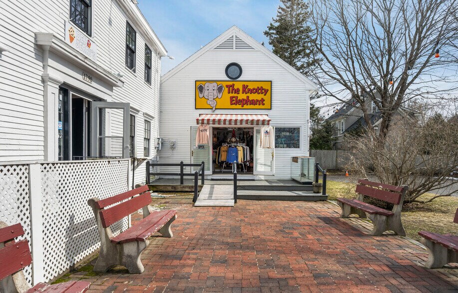 More Photos Of 3-5 Union St, Kennebunkport Storefront Retail Office For Sale