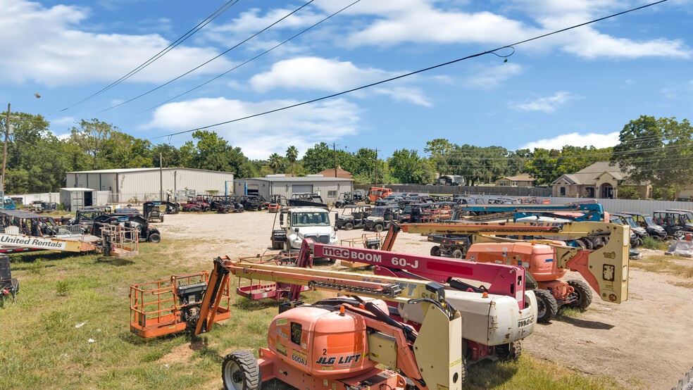 More Photos Of 201 N Walker St, Angleton Warehouse For Sale