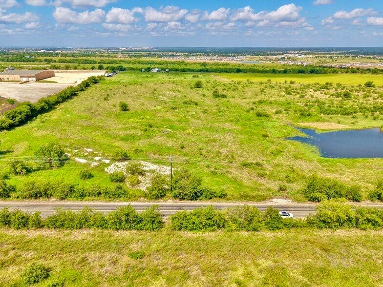 More Photos Of 13745 IH 35 Service Road, Jarrell Land For Sale
