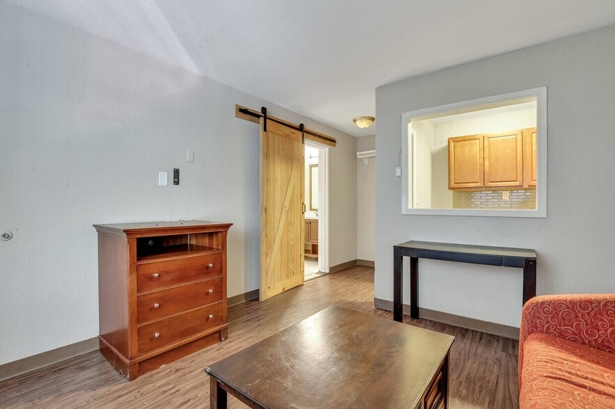 More Photos Of 4071 US 17, Richmond Hill Hotel For Sale