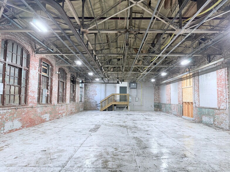More Photos Of 1140 Garfield Ave, Lancaster Manufacturing For Sale