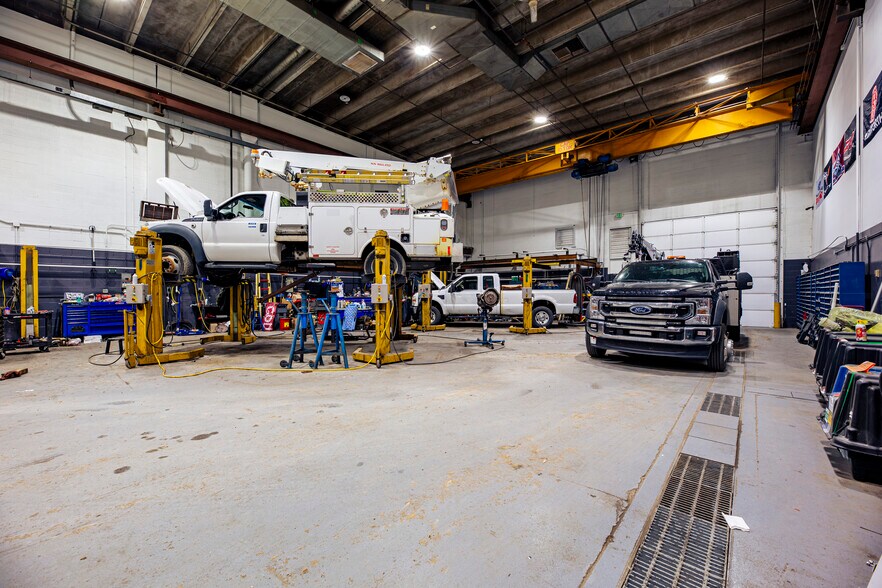 More Photos Of 3788 Wheeling St, Aurora Manufacturing For Sale